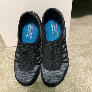 Skechers Relaxed Fit Memory Foam